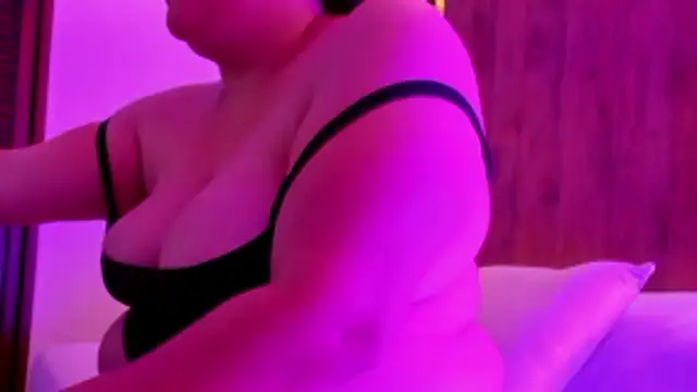 bella fernand online show from April 25, 2026, 2:14 am