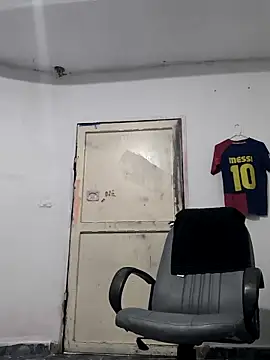 Snapshot of VersedChip chatting on February 4, 2026, 10:38 pm VersedChip online show from February 4, 2026, 10:38 pm