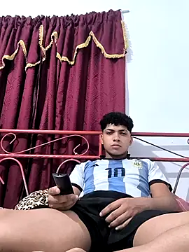 Snapshot of VersedChip chatting on February 7, 2026, 12:07 am VersedChip online show from February 7, 2026, 12:07 am