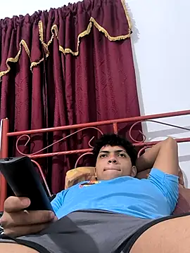 Snapshot of VersedChip chatting on February 6, 2026, 12:50 am VersedChip online show from February 6, 2026, 12:50 am