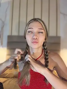 EmmaJhoons online show from April 14, 2026, 10:31 am