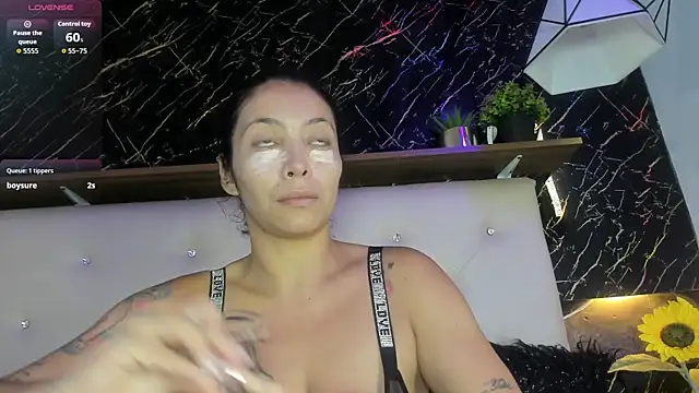 Renata blue online show from April 9, 2026, 9:54 pm