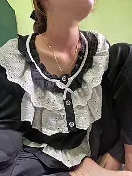 Snapshot of Angela_loveee chatting on February 7, 2026, 5:59 am Angela loveee online show from February 7, 2026, 5:59 am