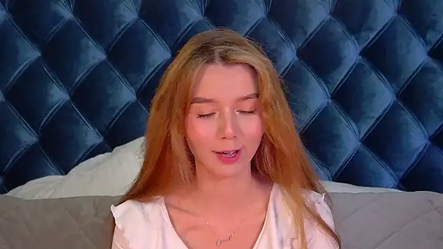 Snapshot of VanessaVienne chatting on February 27, 2026, 4:07 pm VanessaVienne online show from February 27, 2026, 4:07 pm