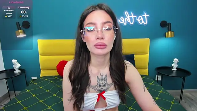 IvyDainty online show from June 7, 2026, 1:22 am
