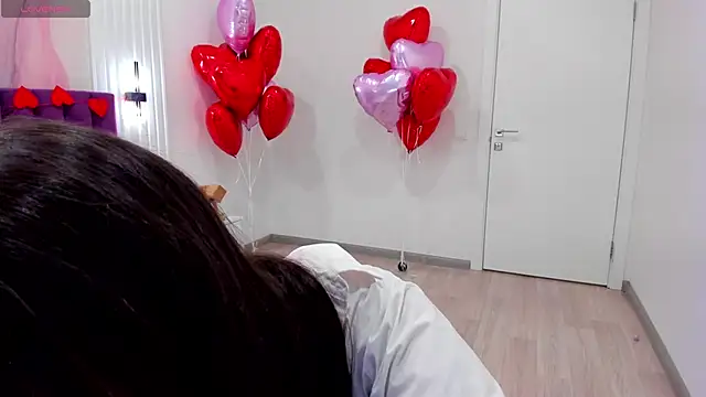 IvyDainty online show from February 17, 2026, 1:36 am