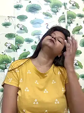 Snapshot of Attractive_Queen_ chatting on January 18, 2026, 5:11 am Attractive Queen online show from January 18, 2026, 5:11 am