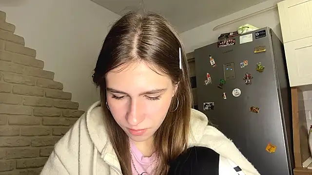 ElsieKuhlmann online show from March 30, 2026, 4:14 am