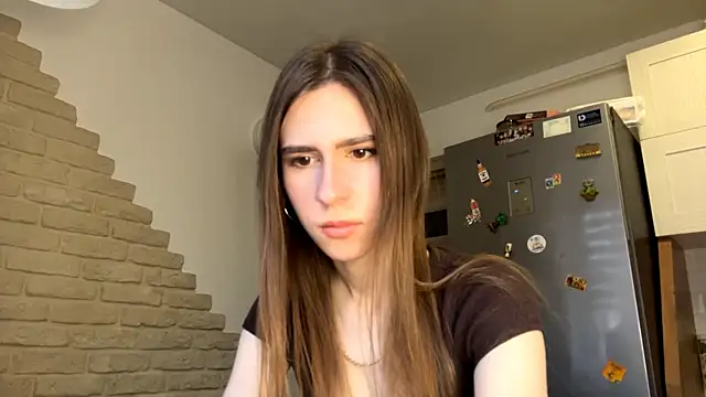 ElsieKuhlmann online show from March 12, 2026, 5:02 am