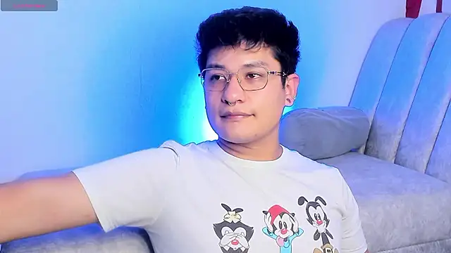 Theo Rowan online show from March 4, 2026, 8:49 pm