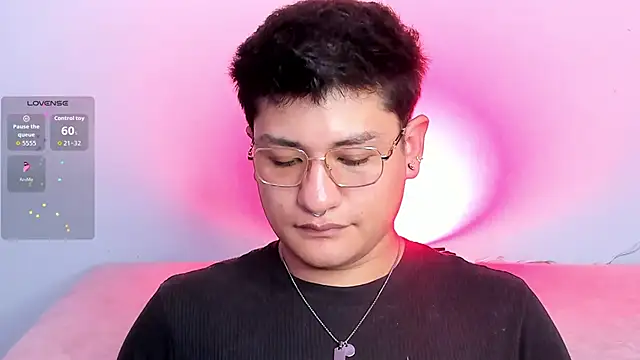 Theo Rowan online show from February 11, 2026, 7:36 pm