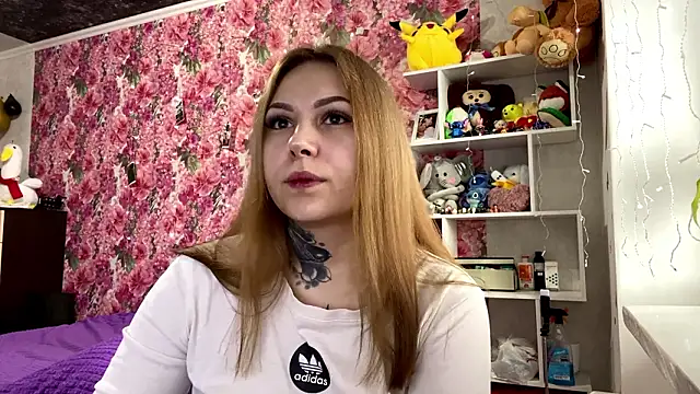 Snapshot of TraciBallena chatting on February 9, 2026, 7:06 am TraciBallena online show from February 9, 2026, 7:06 am