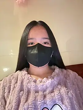 Gwen879 online show from February 2, 2026, 2:49 pm