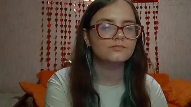 Snapshot of Miyabeee chatting on February 13, 2026, 5:13 pm Miyabeee online show from February 13, 2026, 5:13 pm