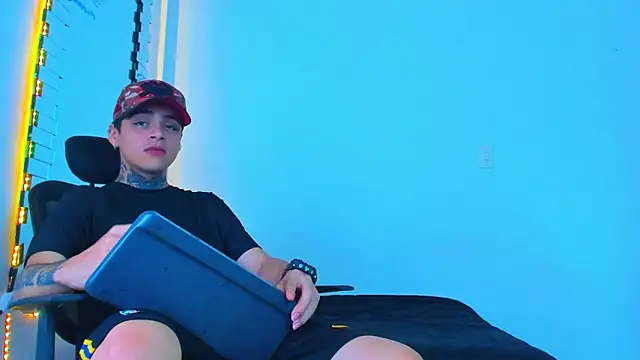 Thomas-Wil online show from February 27, 2026, 9:58 pm