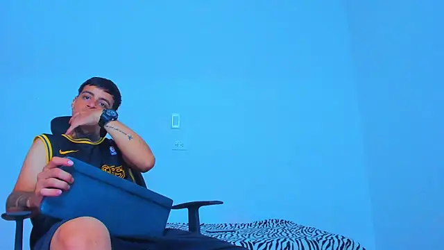 Thomas-Wil online show from April 22, 2026, 3:30 pm