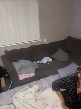 Snapshot of prettyprincess03 chatting on February 6, 2026, 7:59 am prettyprincess03 online show from February 6, 2026, 7:59 am