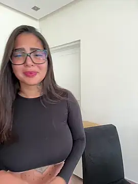 maferalvarexxx online show from May 17, 2026, 3:01 pm