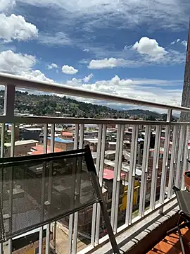 Veronica Wins  online show from April 2, 2026, 4:13 pm