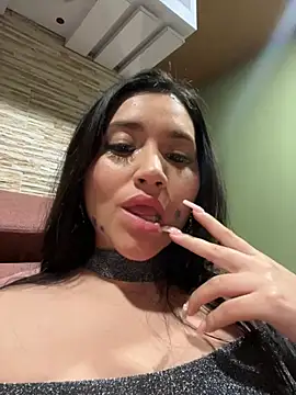 Snapshot of Veronica_Wins_ chatting on April 21, 2026, 1:42 am Veronica Wins online show from April 21, 2026, 1:42 am