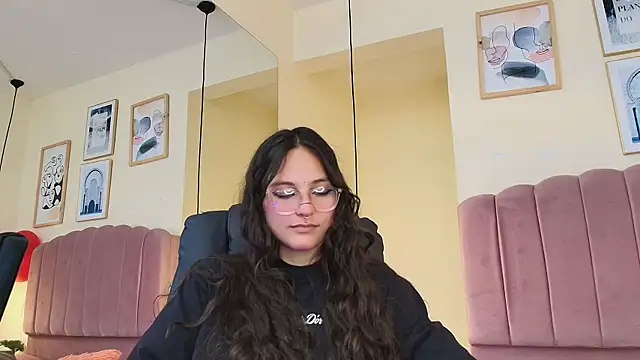 Hanabie  online show from February 22, 2026, 3:20 am