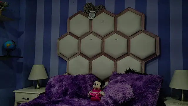 yvi taylor online show from April 18, 2026, 12:51 pm