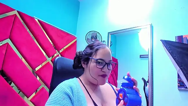 Snapshot of MiaRouss69 chatting on February 19, 2026, 4:53 am MiaRouss69 online show from February 19, 2026, 4:53 am