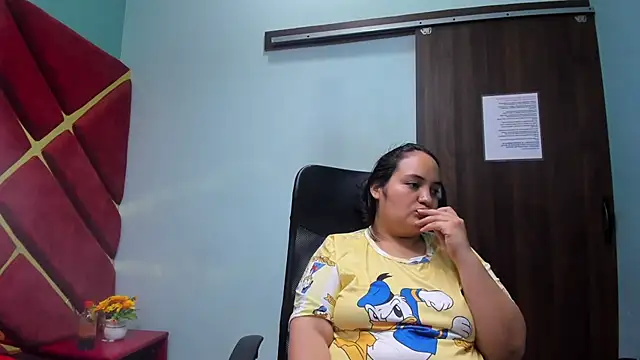 Snapshot of MiaRouss69 chatting on February 28, 2026, 12:21 am MiaRouss69 online show from February 28, 2026, 12:21 am