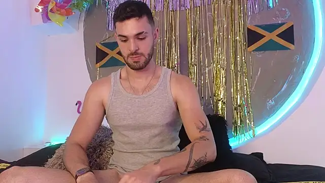 Snapshot of Apolo_lux1 chatting on April 8, 2026, 8:10 pm Apolo lux1 online show from April 8, 2026, 8:10 pm