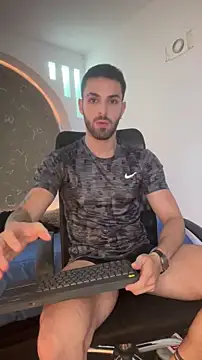 Snapshot of Apolo_lux1 chatting on March 26, 2026, 8:18 pm Apolo lux1 online show from March 26, 2026, 8:18 pm