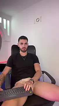 Snapshot of Apolo_lux1 chatting on March 19, 2026, 7:25 pm Apolo lux1 online show from March 19, 2026, 7:25 pm