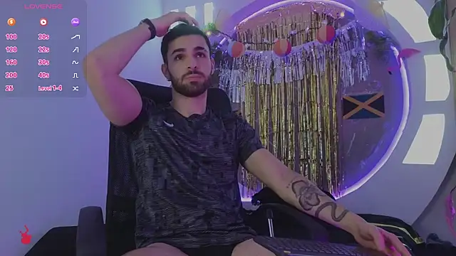 Snapshot of Apolo_lux1 chatting on April 3, 2026, 10:16 pm Apolo lux1 online show from April 3, 2026, 10:16 pm