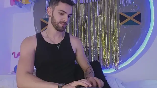 Snapshot of Apolo_lux1 chatting on April 15, 2026, 8:20 pm Apolo lux1 online show from April 15, 2026, 8:20 pm