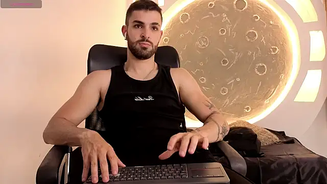 Apolo lux1 online show from May 24, 2026, 8:31 pm