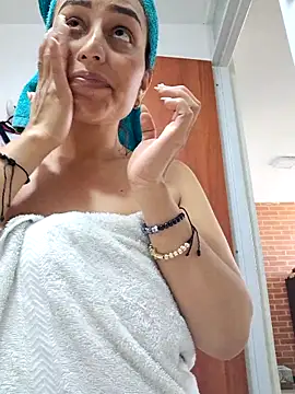 LunaRouuse  online show from February 21, 2026, 4:31 pm