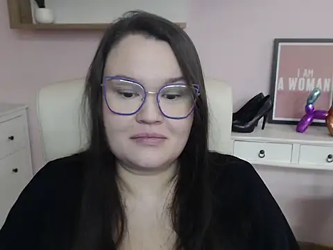 Snapshot of HollyDanceSoul chatting on January 13, 2026, 7:34 am HollyDanceSoul online show from January 13, 2026, 7:34 am