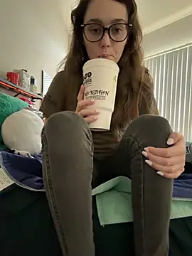 Snapshot of julia4thewin chatting on March 4, 2026, 9:11 pm julia4thewin online show from March 4, 2026, 9:11 pm