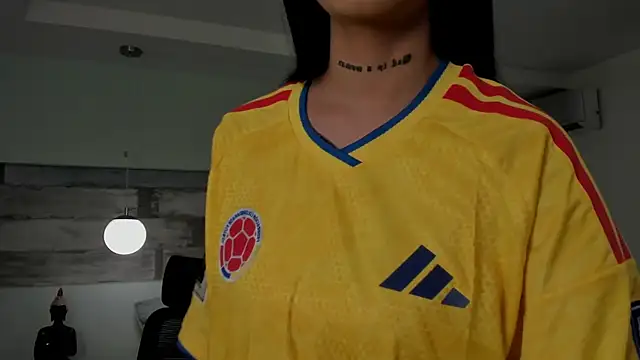 Abriil cutee online show from March 29, 2026, 1:13 pm