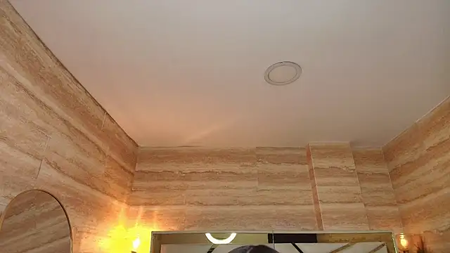 katalina r  online show from March 28, 2026, 3:18 am