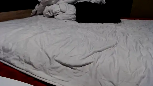 Snapshot of Santanna77 chatting on March 19, 2026, 7:03 pm Santanna77 online show from March 19, 2026, 7:03 pm