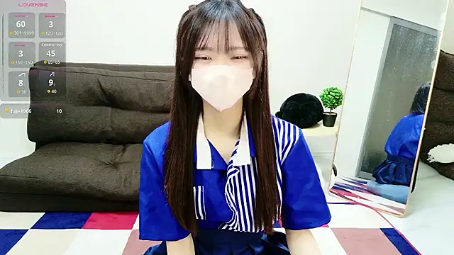 Nanamin- online show from May 25, 2026, 11:31 am