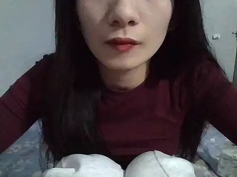 Snapshot of berry_alma06 chatting on February 4, 2026, 2:45 pm berry alma06 online show from February 4, 2026, 2:45 pm