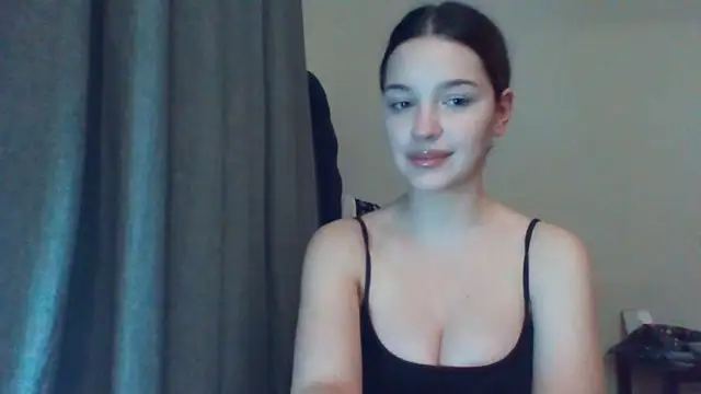 EvelineMagnetic online show from April 15, 2026, 8:20 pm