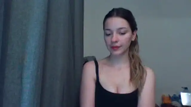 EvelineMagnetic online show from June 16, 2026, 8:31 pm