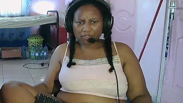 Eirondra valeen online show from July 26, 2026, 1:40 pm