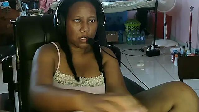 Eirondra valeen online show from July 21, 2026, 2:18 pm