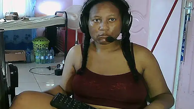 Eirondra valeen online show from July 25, 2026, 3:51 pm