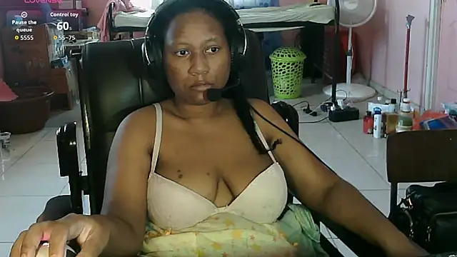 Eirondra valeen online show from May 25, 2026, 12:59 pm