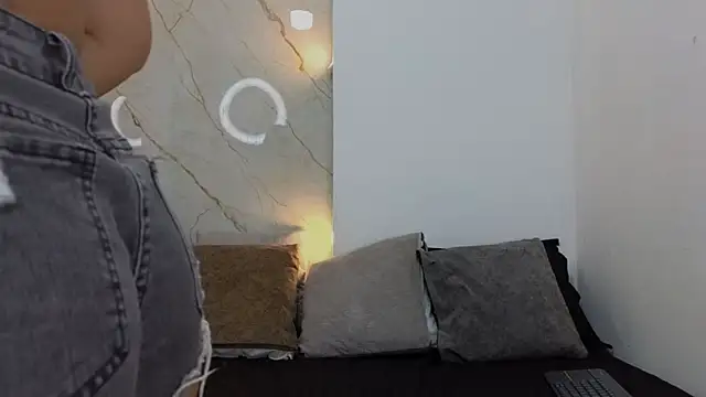 Snapshot of Laura_Miller1 chatting on February 15, 2026, 3:44 pm Laura Miller1 online show from February 15, 2026, 3:44 pm