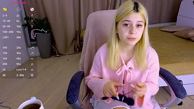 Snapshot of ApheliaStar chatting on February 5, 2026, 4:03 pm ApheliaStar online show from February 5, 2026, 4:03 pm